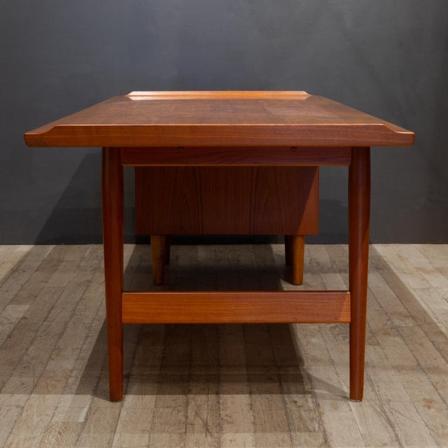 Mid-Century Arne Vodder for Sibast Model 209 Executive Desk c.1955 For Sale In San Francisco - Image 6 of 17