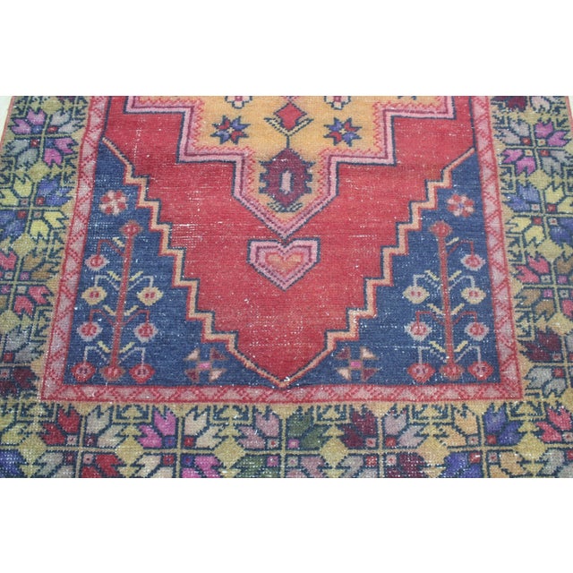 1980s Turkish Red Bordered Rug For Sale In Sacramento - Image 6 of 13