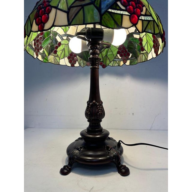 Table Lamp with Grape Motif in the style of Tiffany For Sale - Image 4 of 5