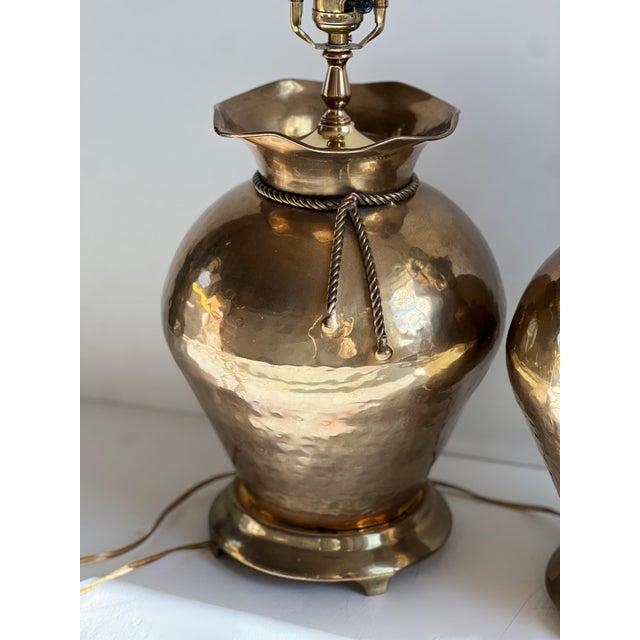 Gold Pair of 1970s Italian Hand Hammered Brass Table Lamps With Twisted Rope Detail Mid Century - Hollywood Regency For Sale - Image 8 of 10