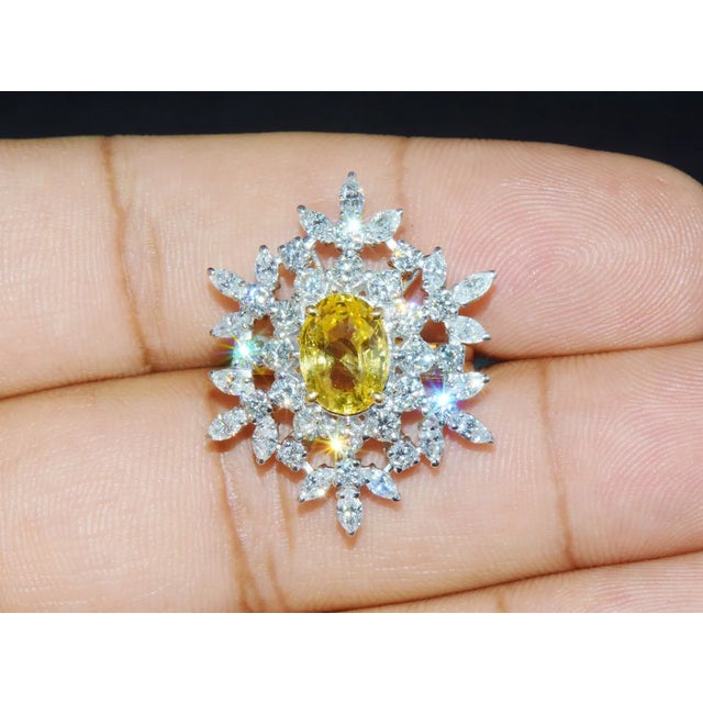 Contemporary GIA Certified Natural 6.1CTS VS F Diamond 18K Solid Gold Yellow Ceylon Sapphire Ring, size 6.25 For Sale - Image 3 of 5