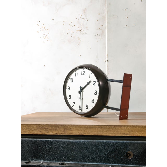 Double-Sided Bakelite Slave Clock with Wall Bracket from Gents of Leicester, England, 1940s For Sale - Image 9 of 13