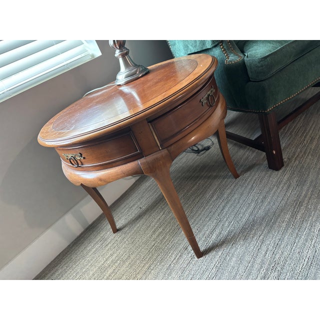 1980s Hekman Round Accent Table For Sale - Image 10 of 12