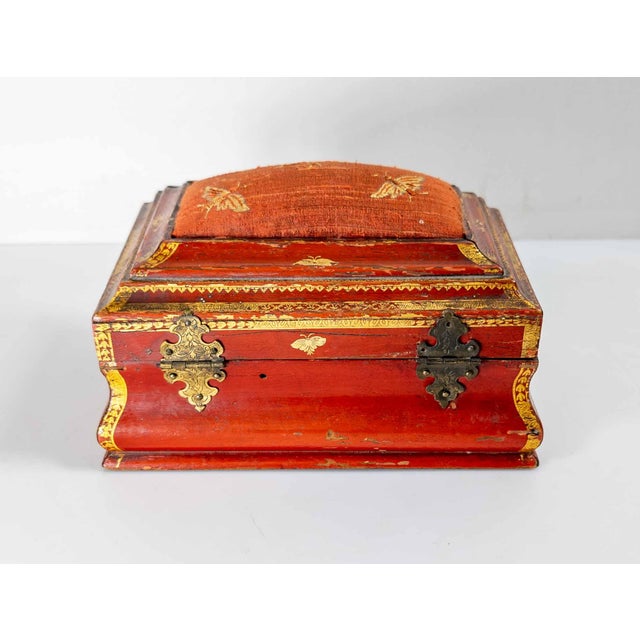 Wood 19th Century English or French Red Lacquer Gilt Chinoiserie Sewing Box For Sale - Image 7 of 16