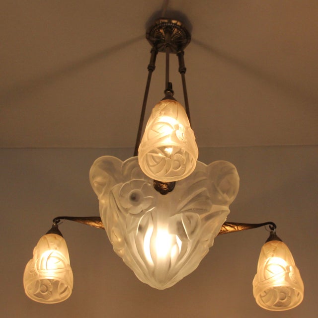 French Art Deco Chandelier by David Gueron for Verrerie d'Art Degué, 1920s For Sale - Image 3 of 18