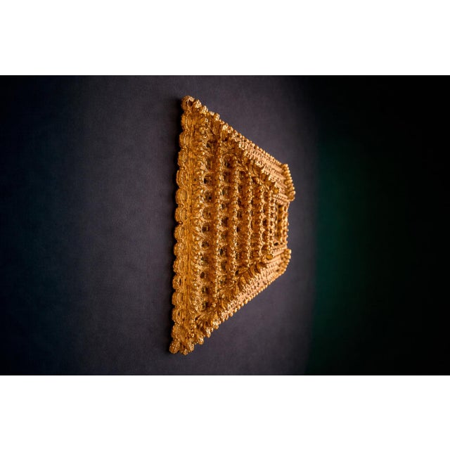 Wood Peruvian Baroque Colonial Sunburst Mirror in Carved Hardwood & Gold Leaf, 1890–1920 For Sale - Image 7 of 13
