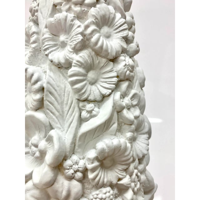 Mid-Century Modern Relocation Super Sale! 1950s Allover High Relief Floral Table Lamp For Sale - Image 3 of 9