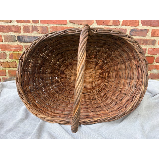 Early 20th Century Large Woven Willow Gathering Basket With Top Handle For Sale - Image 10 of 15