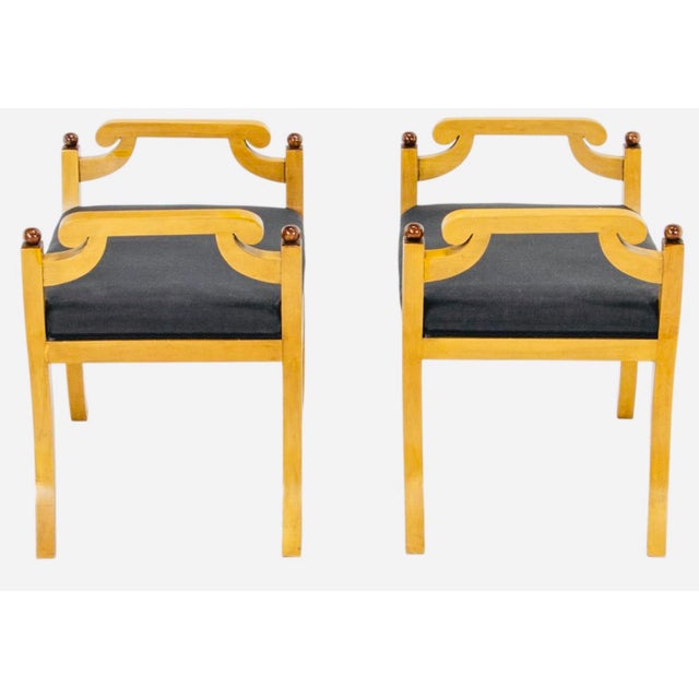 Art Deco Pair of Neoclassical Klismos-Style Curule Armchairs in Blonde Wood 20th Century For Sale - Image 3 of 4