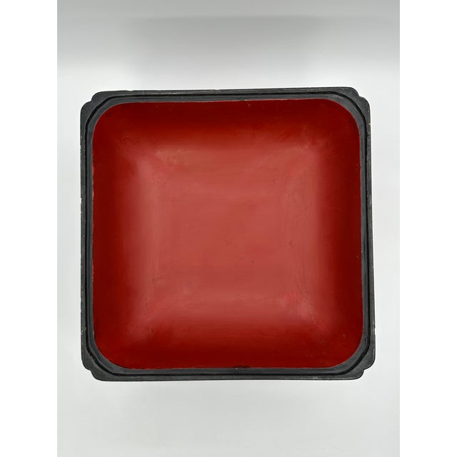 Chinese Early 20th Century Chinese Export Double Phoenix Lacquer Box For Sale - Image 3 of 12