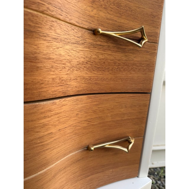 Vintage Mid-Century Modern Refinished Dresser Pair With Detachable Mirror For Sale - Image 10 of 12