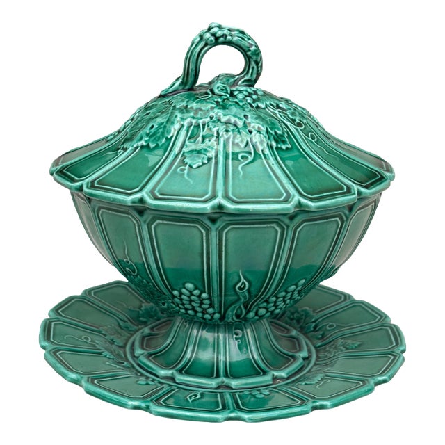 19th Century French Green Grapes Majolica Tureen Sarreguemines For Sale