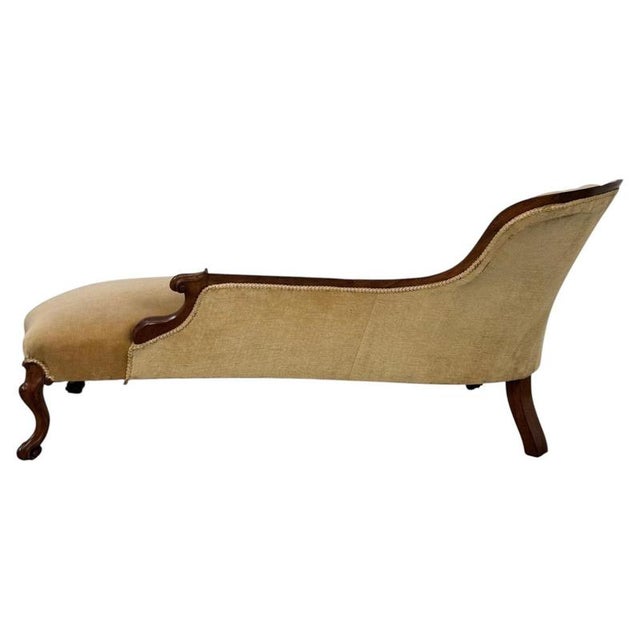 Wood 19th Century Victorian Mahogany Chaise Longue For Sale - Image 7 of 12