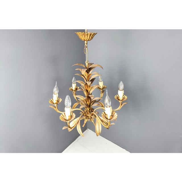 Vintage Gilt Metal Pineapple Leaf Chandelier, 1960s, in Very Good conditions. Designed 1960 to 1969 Up to 250V (Europe/UK...