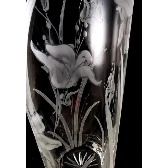 1980s Italian Cut and Ground Crystal Vase With Flower Decoration For Sale - Image 9 of 12