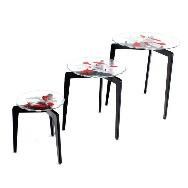 Vintage Art Glass Top Scallop Edge Tapered Leg Stackable Nesting Side Tables- Set of 3 For Sale - Image 11 of 11