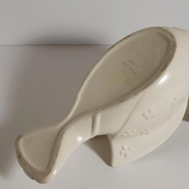 Gold Beswick Dove Vase in Ivory and Ceramic attributed to Kathi Urbach, England, 1950s For Sale - Image 8 of 11