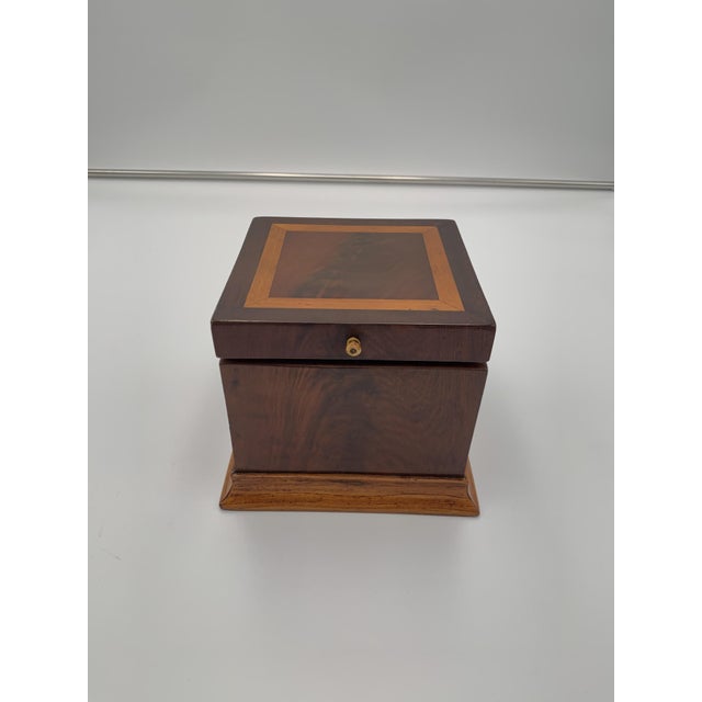 Biedermeier Cubic Box in Mahogany and Maple, Austria, 1840s For Sale - Image 3 of 7
