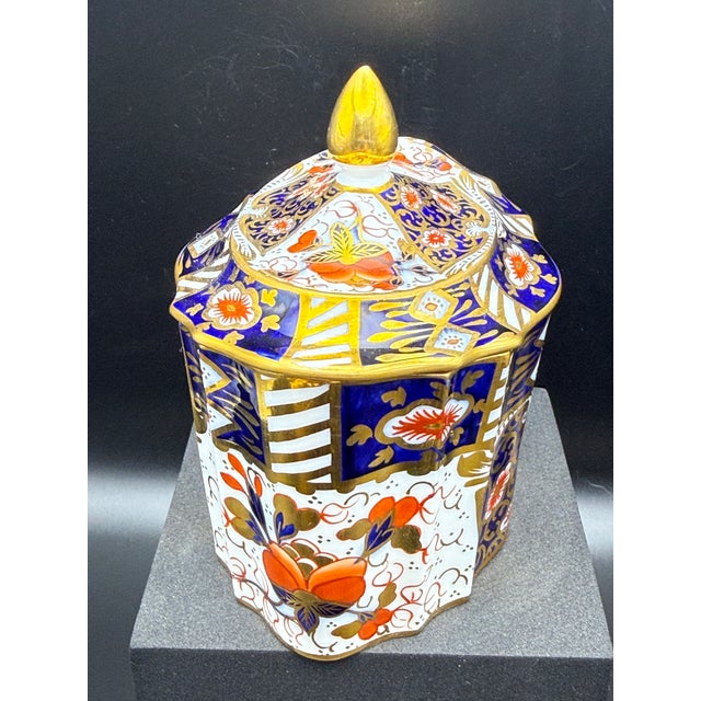 English Antique 1930 Wedgwood X6061 Imari Porcelain Covered Sugar Bowl For Sale - Image 3 of 9