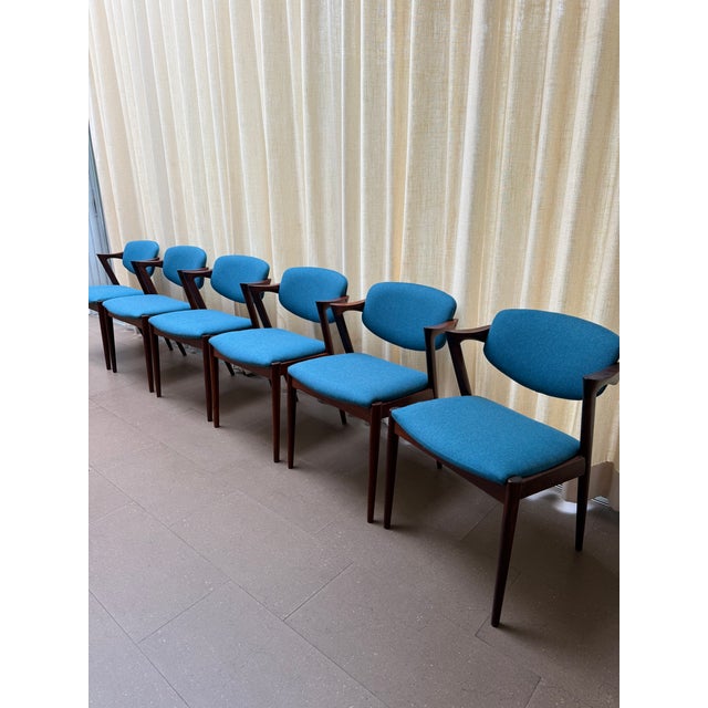 1950s Danish Modern Attributed to Kai Kristiansen Set of 6 Rosewood Model 42 Dining Chairs (Fully Restored) For Sale - Image 14 of 14