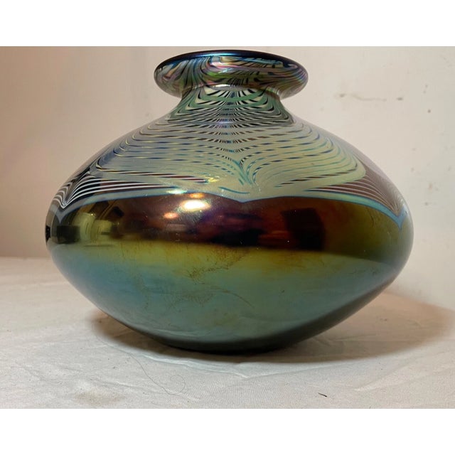 Large Hand Blown Stuart Abelman 1987 Iridescent Pulled Feather Aurene Glass Vase For Sale - Image 11 of 13