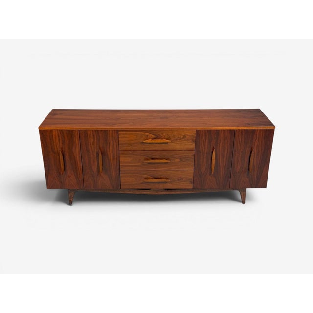 Mid-Century Modern Young Manufacturing, Standard Dreser, Walnut, Usa, 1960s For Sale - Image 3 of 15