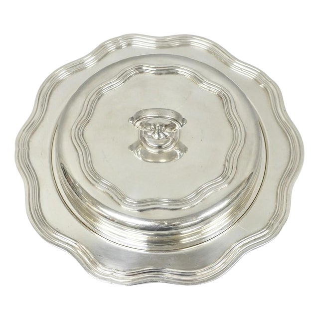 Vintage Sheffield Round Scalloped Silver Plated Covered Divided Serving Dish For Sale