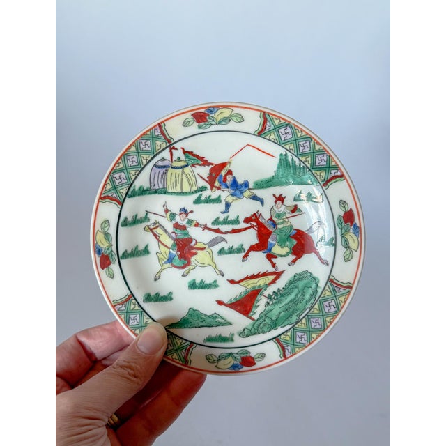 Mid Century Chinese Famille Verte Canton Equestrian Fighting Men Plate For Sale - Image 4 of 5
