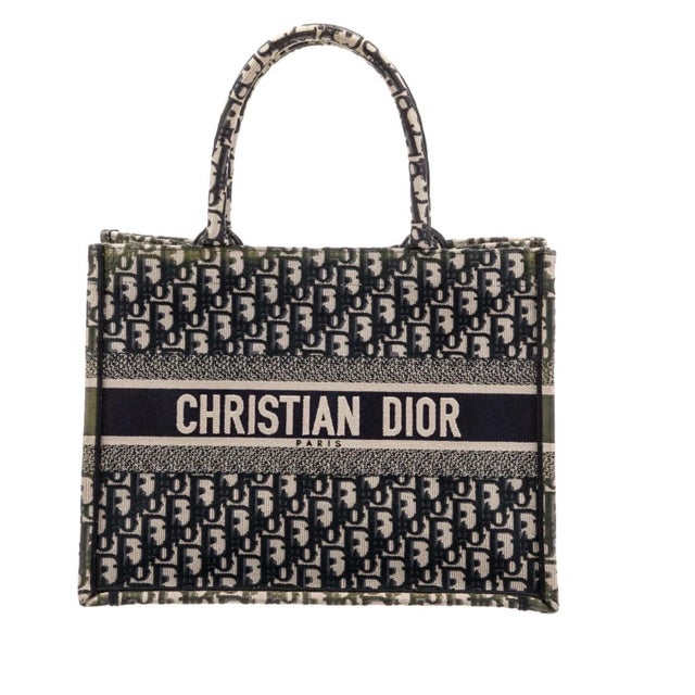 Contemporary Christian Dior Medium Oblique Book Tote, Black & White For Sale - Image 3 of 18