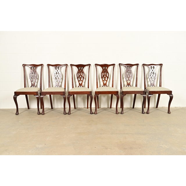 Queen Anne Henredon Style Georgian Carved Mahogany Dining Chairs, Set of Six For Sale - Image 3 of 12