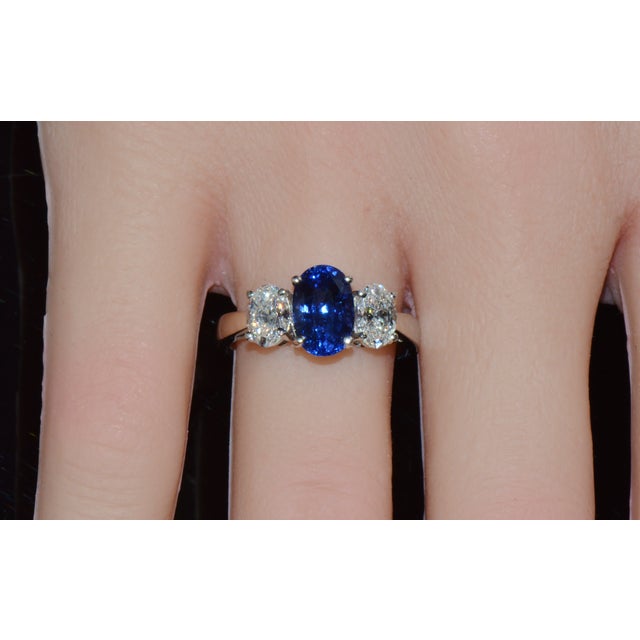 Gia Certified Natural 3.61cts VVS E Diamond Royal Blue Sapphire 950 Platinum 3 Stone Ring, Size 6.5 For Sale - Image 4 of 15
