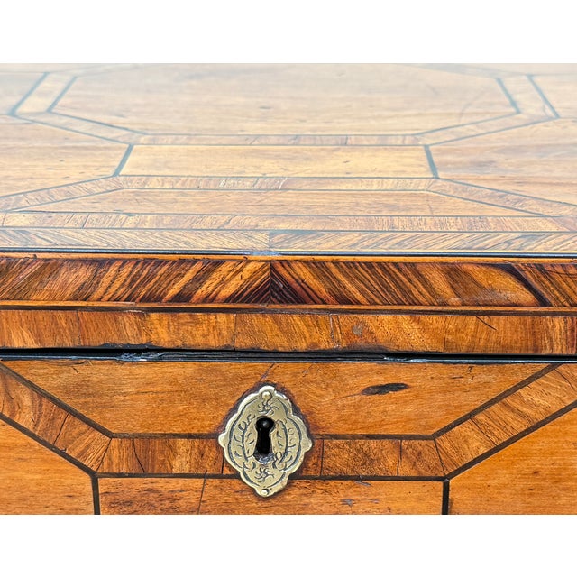 18th Century George II Satinwood and Kingwood Cellarette Box, 1755 For Sale - Image 13 of 15