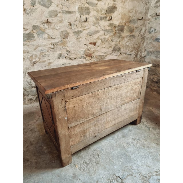 French Louis XIII Chest in Oak and Cherrywood with Iron Hinges, 17th Century For Sale - Image 16 of 18