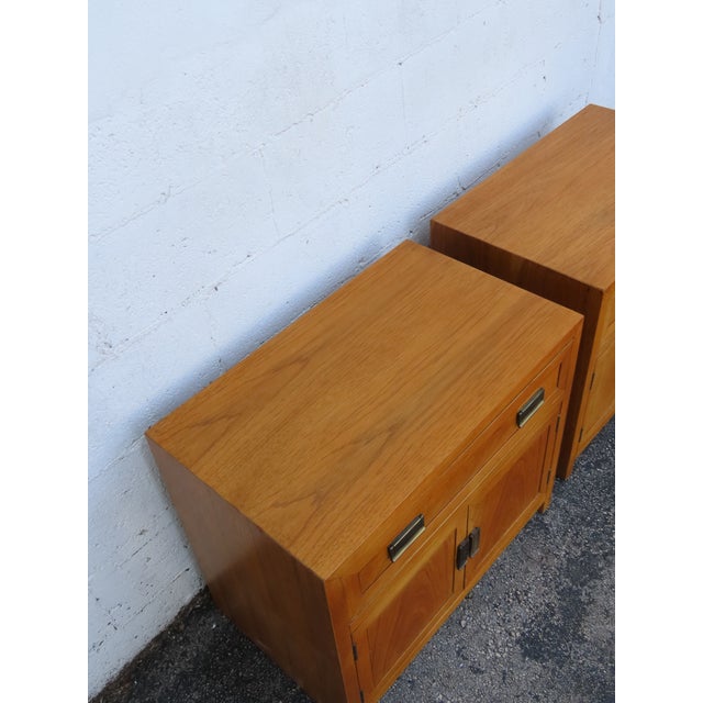 Brown Thomasville Hollywood Regency Nightstands End Bedside Tables a Pair 6355 For Sale - Image 8 of 17