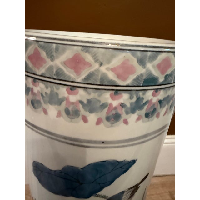 Ethan Allen Vintage Ethan Allen 24" Chinoiserie Blue & Pink Umbrella Stand With Silver Trim For Sale - Image 4 of 9