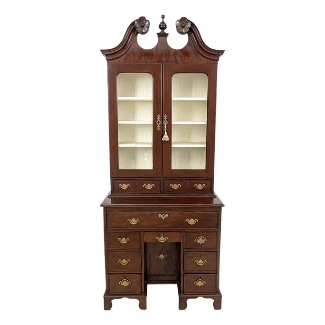18th Century Irish Mahogany Secretaire Cabinet Attributed to Christopher Hearn For Sale