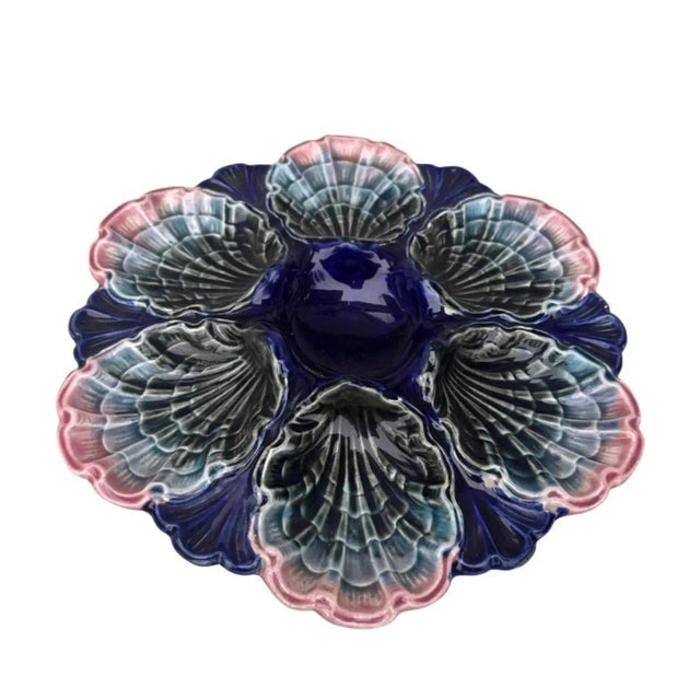 Very rare French Majolica dark blue, pink and grey oyster plate unsigned from Fives Lille, circa 1890.