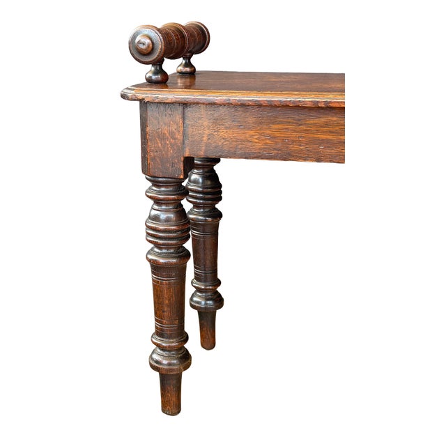 Brown English Hall Bench or Window Seat of Patinated Oak From the 19th Century For Sale - Image 8 of 12