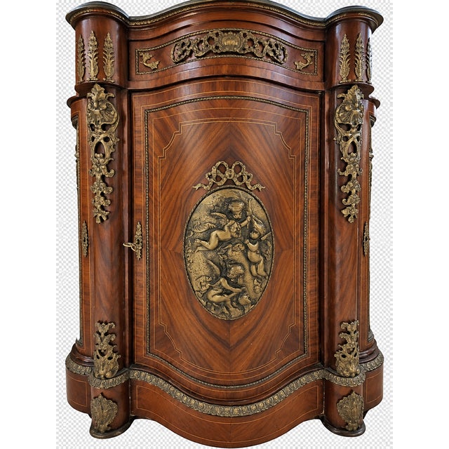 Early 20th Century French Louis XVI Revival Bronze-Mounted Marquetry & Marble-Top Display Credenza For Sale In Miami - Image 6 of 11