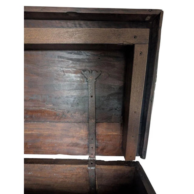 Walnut Chest, 17th Century For Sale - Image 6 of 15