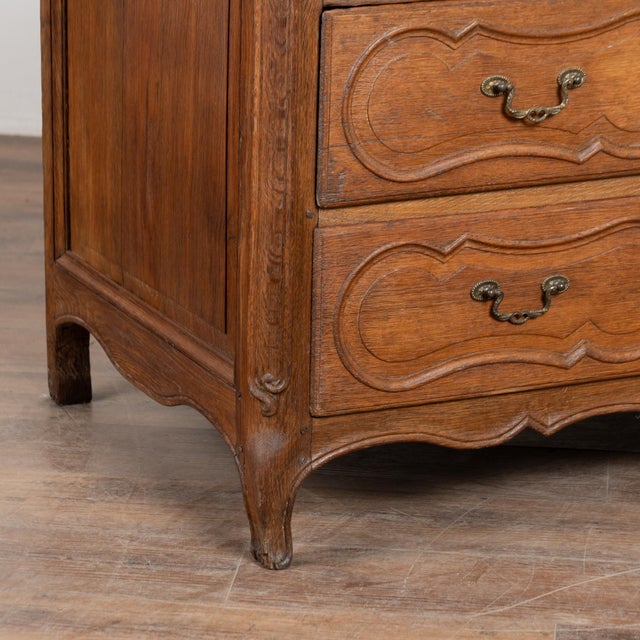 Late 18th Century French Oak Chest of Three Drawers For Sale - Image 14 of 18