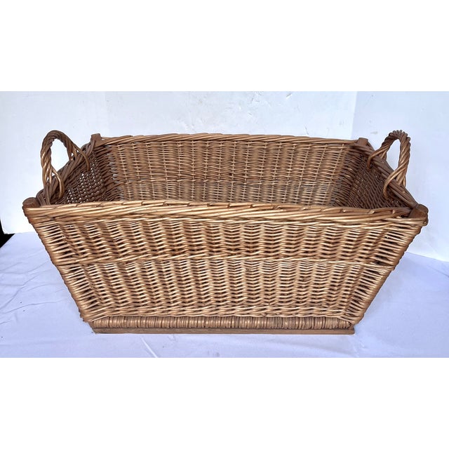 Wood Vintage 1940s European Woven Wicker Rectangular Market Basket For Sale - Image 7 of 12