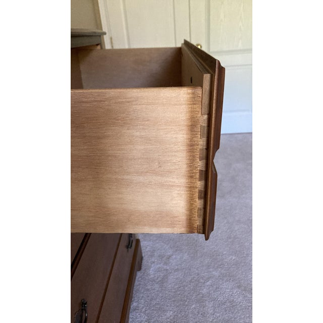 1960s Pair of Vintage Early American Maple Bachelor Chests For Sale - Image 5 of 12