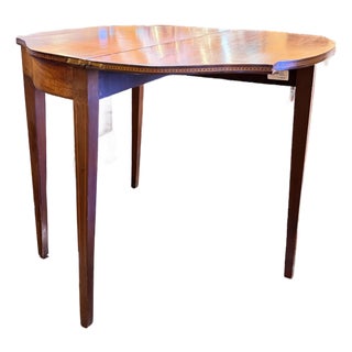 Mid 20th Century Mahogany Swing-Leg Gateleg Accent Table With Inlaid Edge Detail For Sale