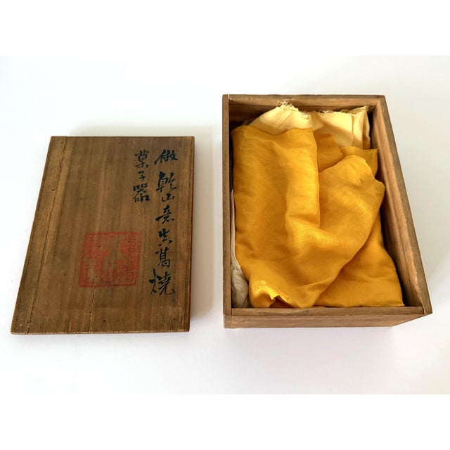 Japanese Ceramic Bowl Makuzu Kozan with Original Inscribed Box For Sale - Image 10 of 15