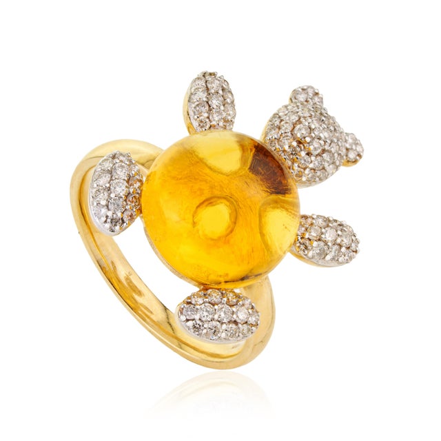 Whimsical Diamond Bear Cocktail Ring With 7.24ct Cabochon Citrine in 18k Gold Size 7 For Sale - Image 4 of 15
