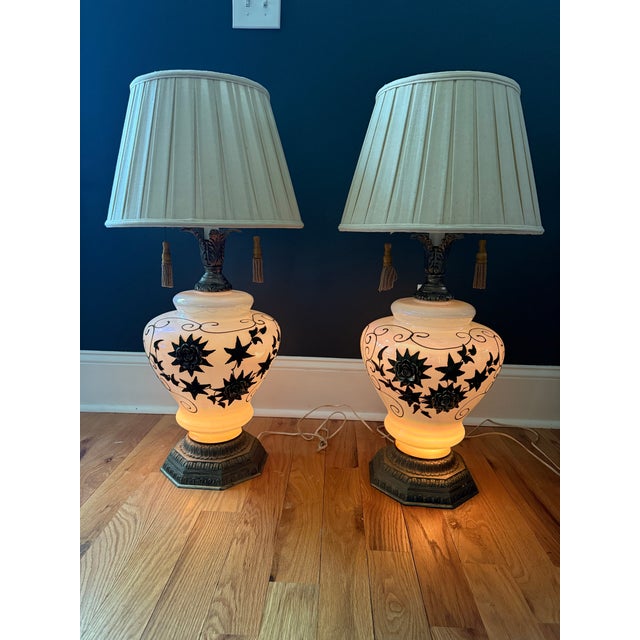 Neoclassical Vintage Pearlescent Ceramic Table Lamps in the Style of Carl Falkenstein - a Pair For Sale - Image 3 of 9
