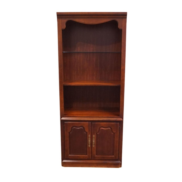 Traditional Thomasville Furniture Winston Court Solid Cherry Traditional Style 32" Lighted Bookcase / Wall Unit 20641-822 For Sale - Image 3 of 10