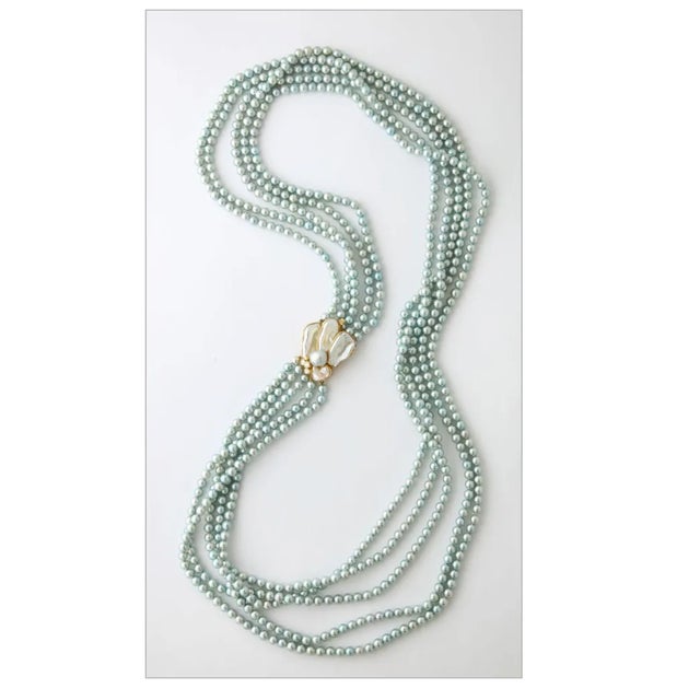 Signed Kai-Yin Lo - Necklace of 5 strands of nesting grey pearls. The Hand-made clasp set with grey cultured pearl -...