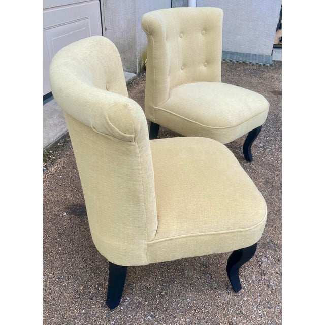 Pair of reupholstered tub chairs See photo Dimensions: Height 73 cm, Width and Depth 52 cm Seat height 43 cm Seat depth 45 cm